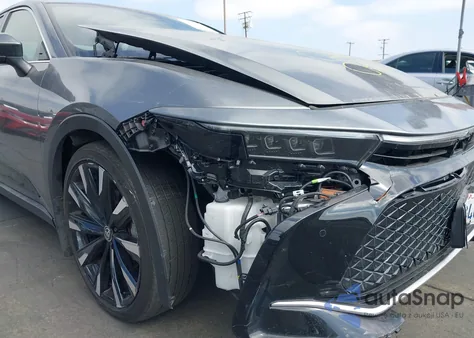 2023 Toyota Crown Platinum z USA, uszkodzony, nr VIN JTDAFAAF6P3000718